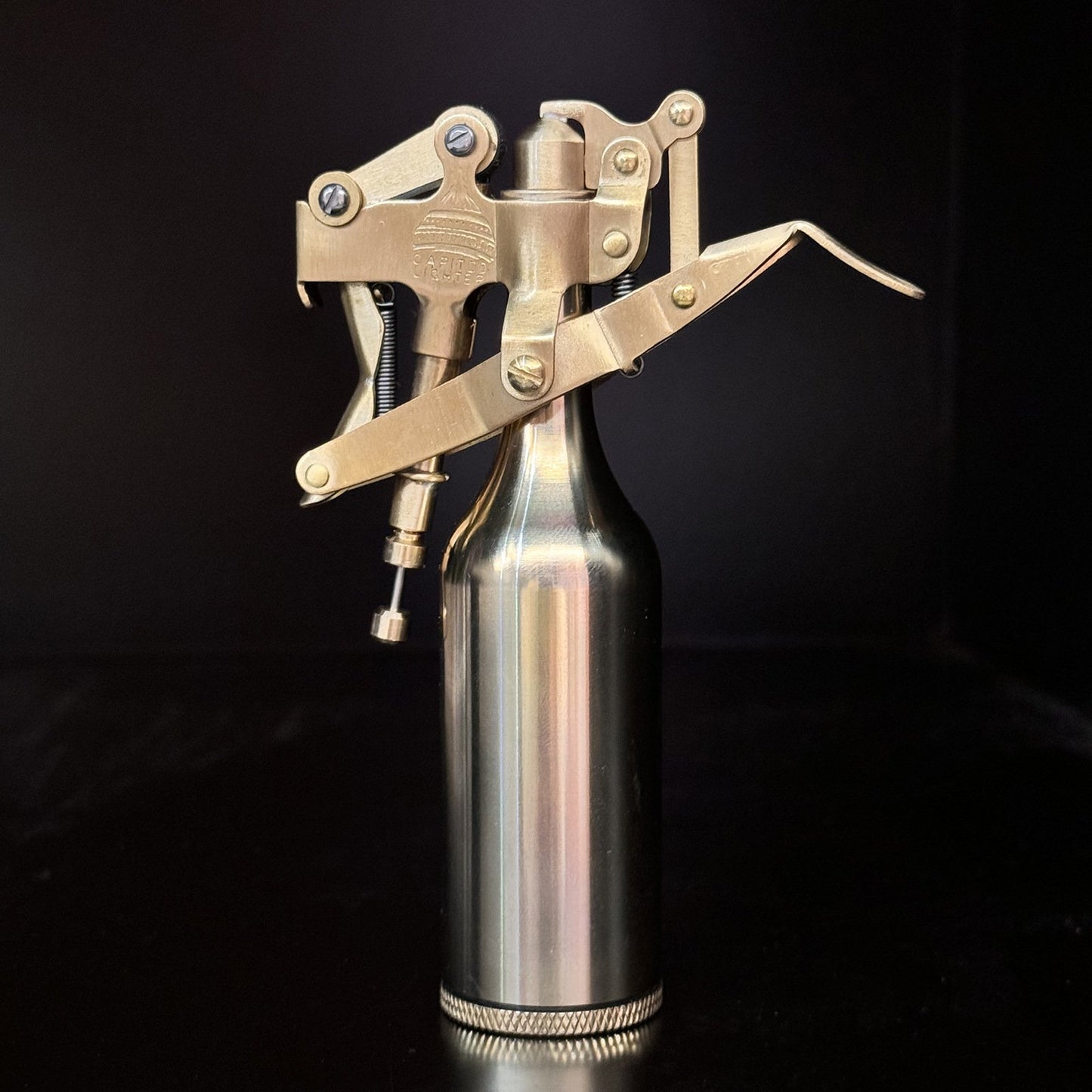 Vintage Kerosene Lighter – Semi-Automatic Mechanical Manual-Press Ignition